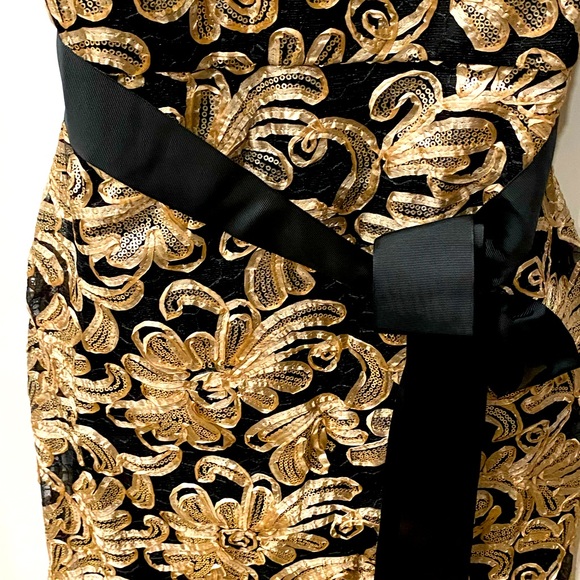 NWOT Betsy & Adam Sequin Embroidered Gown - Picture 2 of 5